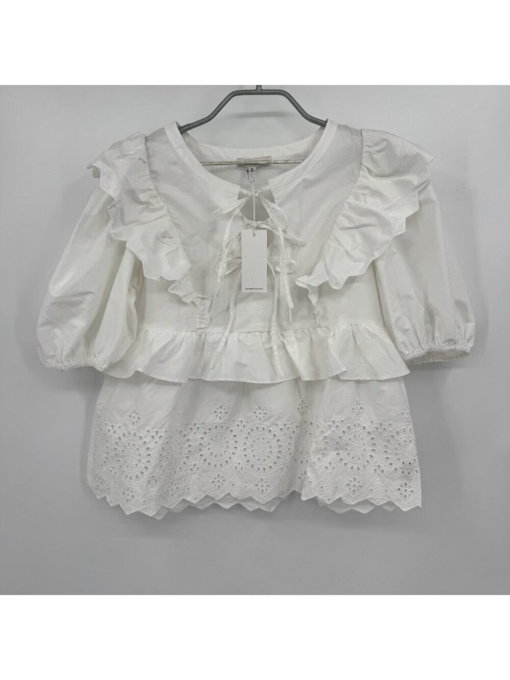 Moon River White Ruffle Eyelet Top size M Medium NWT** Makeup
